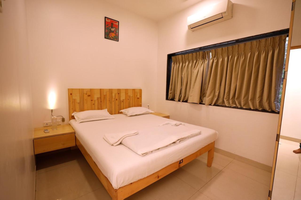 Nap Manor Hostels Mumbai Exteriör bild